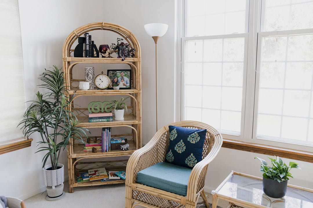 How to style a bookcase : Color Edition
