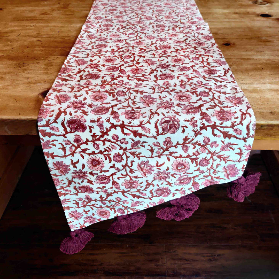 Rose Garden table runner